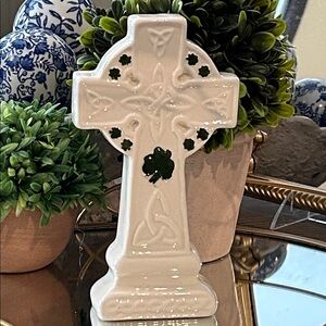 NEW! ☘️ St Patrick Day Celtic Irish Shamrock Clover Creamy White Ceramic Cross